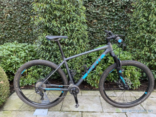 VELO VTT GIANT TERRAGO comme neuf 100% ALUMINIUM.