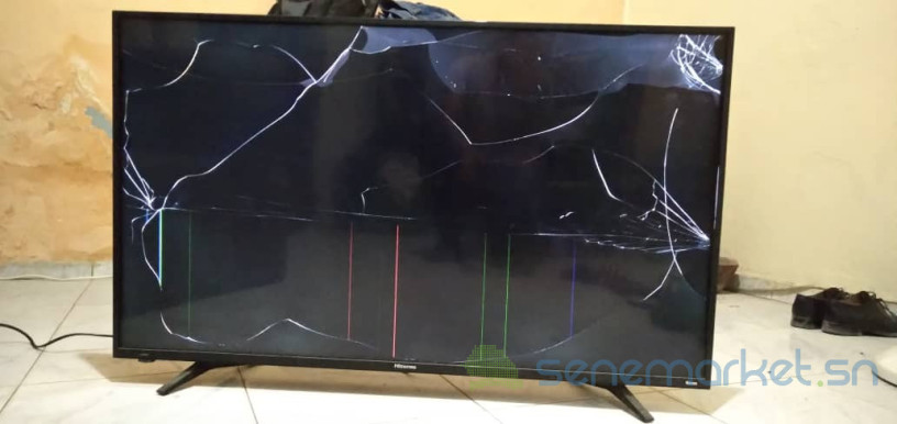television-hisense-big-1