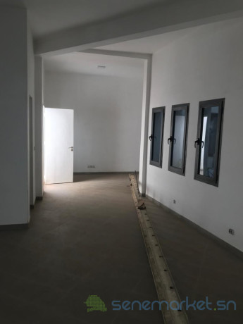 location-plateau-de-bureau-a-la-cite-keur-gorgui-big-0