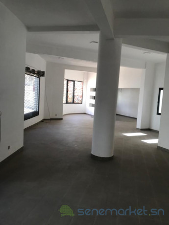 location-plateau-de-bureau-a-la-cite-keur-gorgui-big-1