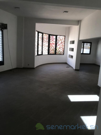 location-plateau-de-bureau-a-keur-gorgui-big-1