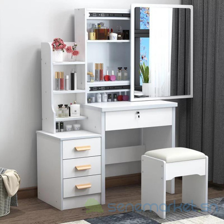 tres-belle-coiffeuse-big-1