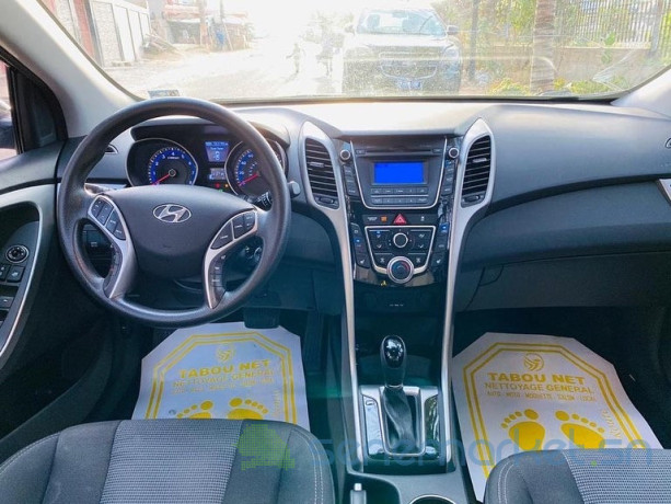 hyundai-elantra-gt-big-2