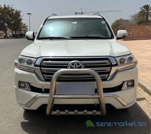 toyota-land-cruiser-vxs-annee-2017-full-options-big-0