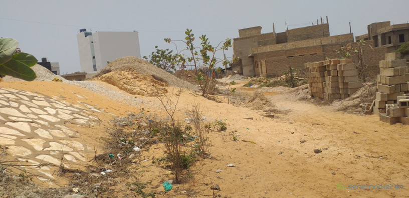 vente-terrains-en-face-cite-apix-300m2-big-1