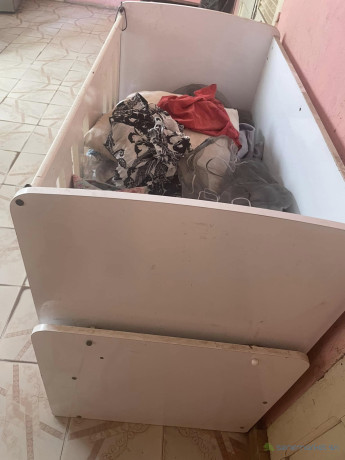 berceau-en-bois-avec-rangement-seconde-main-big-2