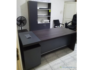Tables de bureaux directeurs et assistants