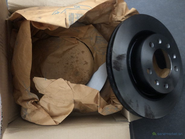peugeot-308-2-disques-de-frein-avant-neuf-big-0