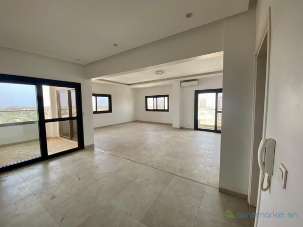 grand-3-chambres-salon-haut-standing-point-e-big-1