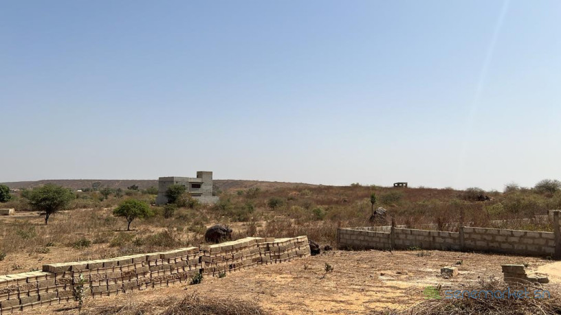 terrain-de-300-metres-carres-a-vendre-a-popenguine-senegal-big-2
