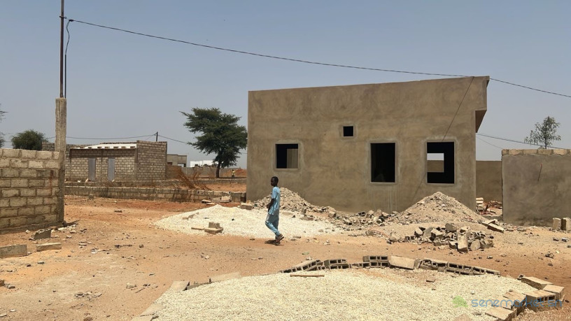 terrain-de-250-metres-carres-a-vendre-a-nguerigne-senegal-big-2