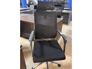 MOBILIER DE BUREAU DE QUALITE SUPERIEURE DISPONIBLE A BON PRIX