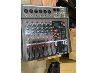 DES TABLES DE MIXAGE DE MARQUE YAMAHA DISPONIBLE