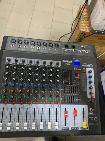 des-tables-de-mixage-de-marque-yamaha-disponible-big-3