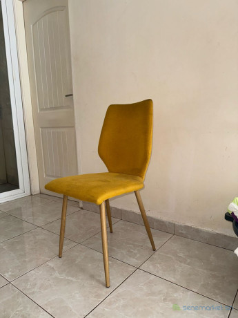 table-a-manger-pour-quatre-places-big-1