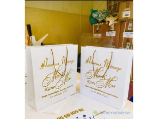 Fabrication de jolies chaque de mariage