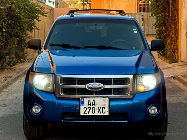 ford-escape-carre-2012-big-0