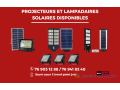 des-projecteurs-et-lampadaires-solaires-de-qualite-a-vendre-au-senegal-small-0