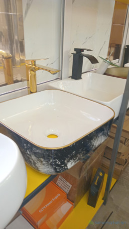 vasque-robinet-mitigeur-et-les-accessoires-dinstallations-big-0
