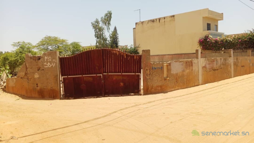 terrain-de-685-metres-carres-a-saly-big-3
