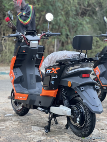 scooter-electrique-big-2