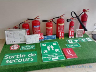 D'EXTINCTEURS A POUDRE ABC , A EAU ET CO2