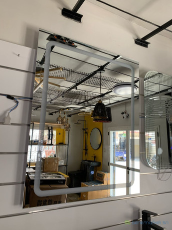 grand-miroir-led-avec-3-couleurs-differentes-big-0
