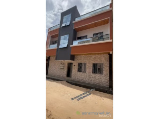 A vendre R+1 Zac Mbao 155.000.000FCFA