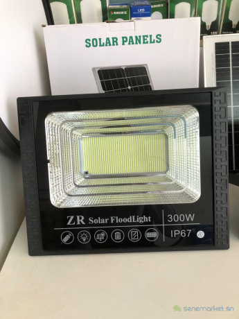 panneaux-solaires-energie-solaire-systeme-luminaire-big-1