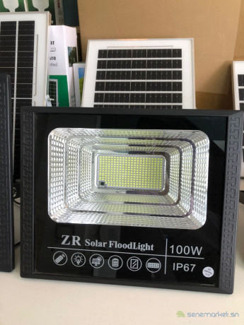 panneaux-solaires-energie-solaire-systeme-luminaire-big-2