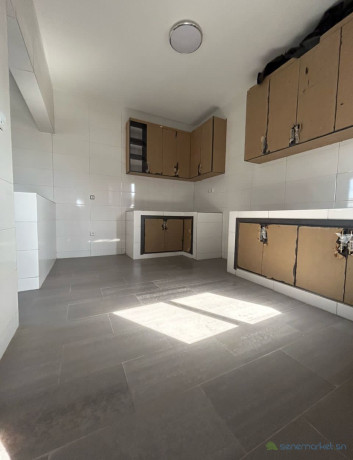 appartements-f4-de-standing-aux-mamelles-cite-mbackiyou-faye-dans-un-immeuble-neuf-disponibles-au-1er-2e-et-3e-etage-big-2