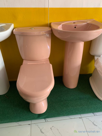 ensemble-costa-couleur-rose-pour-une-salle-bain-elegante-big-0