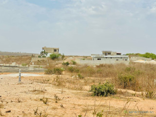 Terrain YENNE