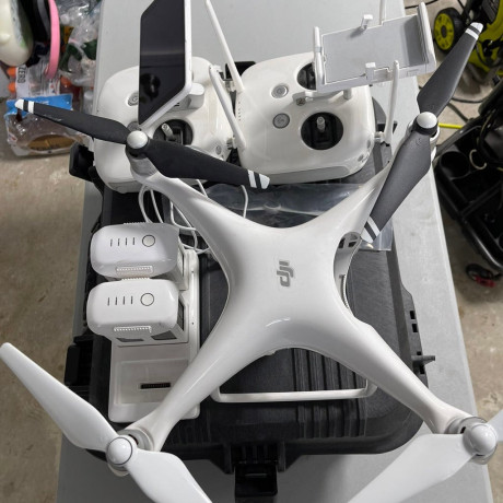dji-phantom-4-advanced-quadcopter-usb-hdmi-wi-fi-blanc-big-1