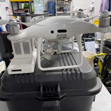 dji-phantom-4-advanced-quadcopter-usb-hdmi-wi-fi-blanc-big-2