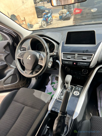 mitsubishi-eclipsse-cross-es-big-3