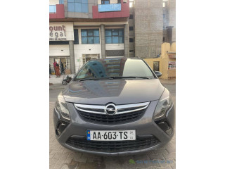 Opel Zafira 2016