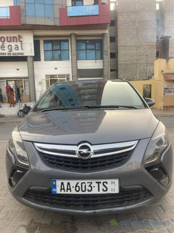 opel-zafira-2016-big-0