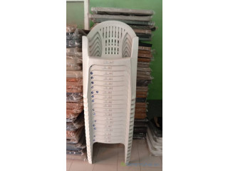 Chaise en plastique 1er choix