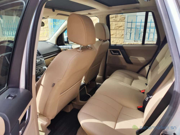 land-rover-lr2-big-2