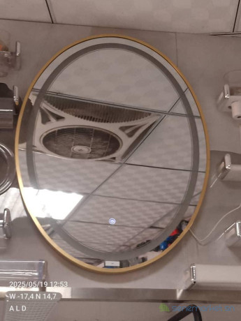miroir-led-oval-dore-big-0