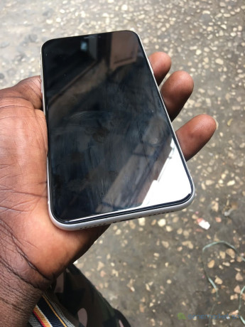 xr-officiel-stockage-128gb-etat-battrie-83-d-origines-face-id-off-165-last-big-0