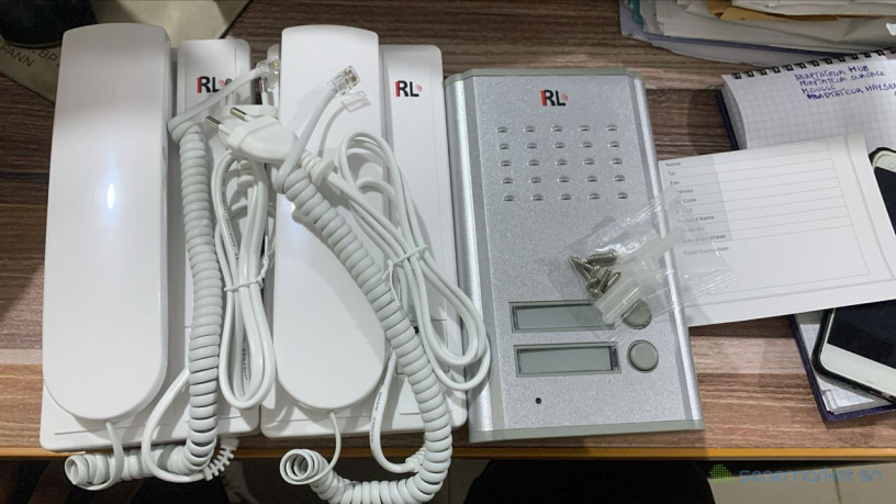 interphone-rl-a-vendre-n003-big-0
