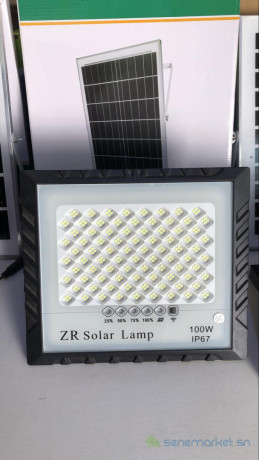 lampe-solaire-de-200w-et-300w-big-0