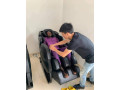 seance-de-massage-au-fauteuil-electrique-small-1