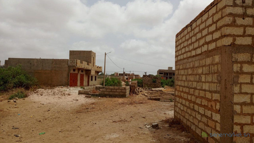 terrain-de-330-metres-carres-a-vendre-a-malicounda-est-big-1