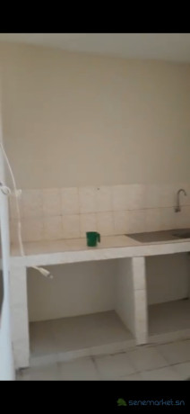 chambre-sdb-cuisine-americaine-a-louer-a-yoff-big-3
