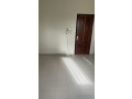 chambre-sdb-cuisine-americaine-a-louer-a-yoff-route-ecobank-small-3