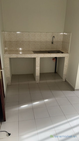 chambre-sdb-cuisine-americaine-a-louer-a-yoff-route-ecobank-big-2