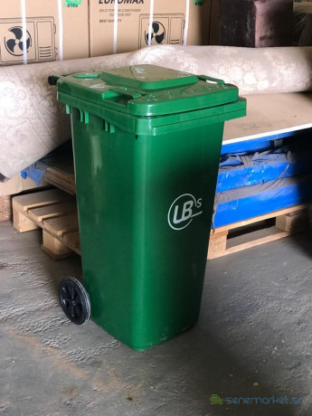 poubelles-professionnelles-en-vente-big-2